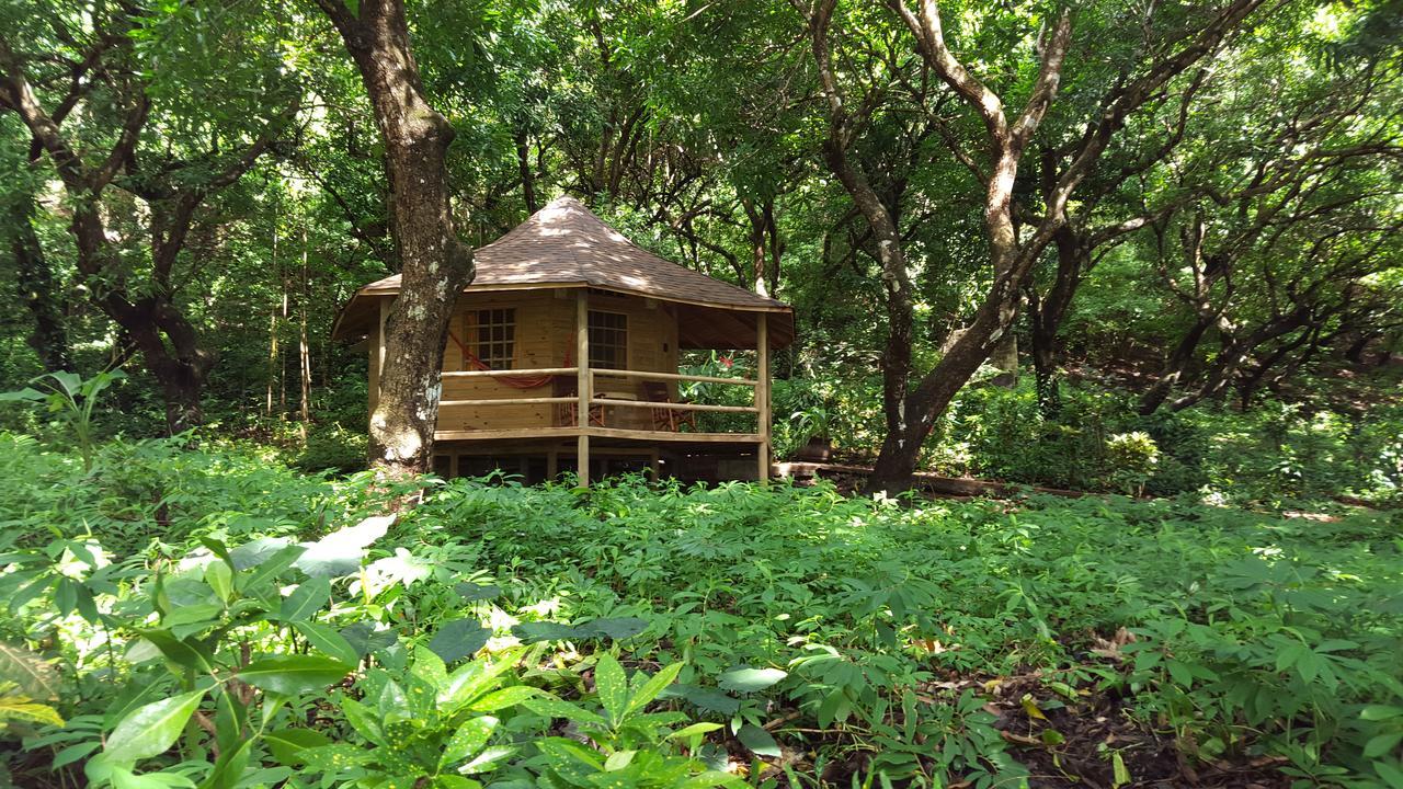 Hotel Los Mangos Montezuma Exterior photo